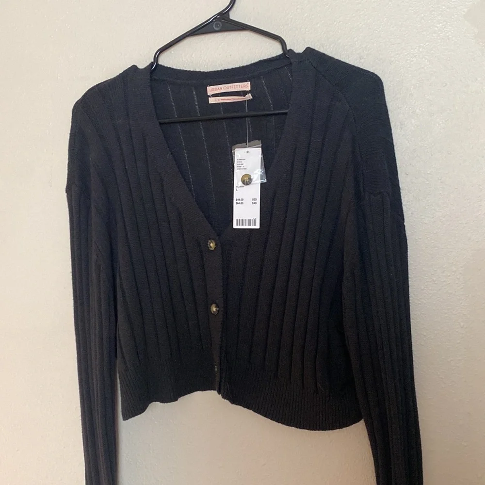 Urban Outfitters Cropped Sweater - Picture 2 of 4